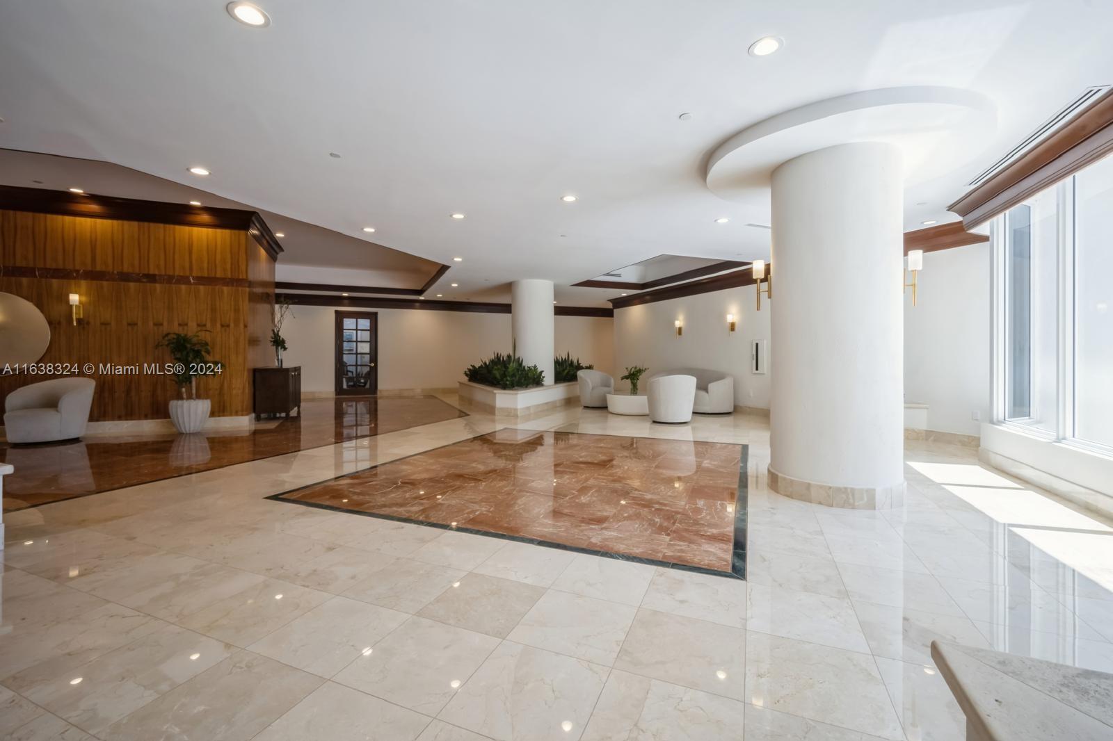 MIRAGE CONDO - Residential