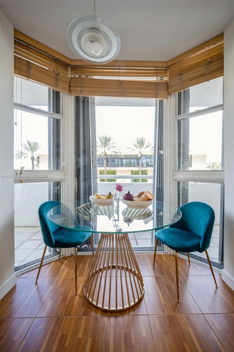 MIRAGE CONDO - Residential