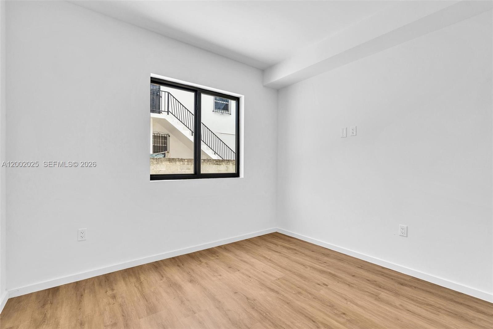 DE LEON PARK - Residential Lease