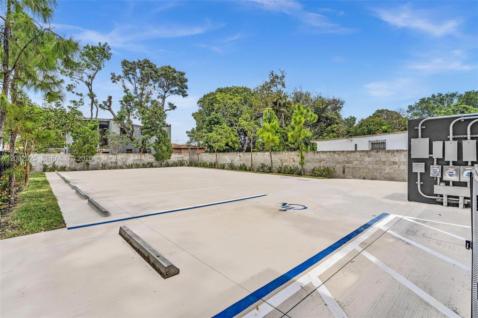 DE LEON PARK - Residential Lease