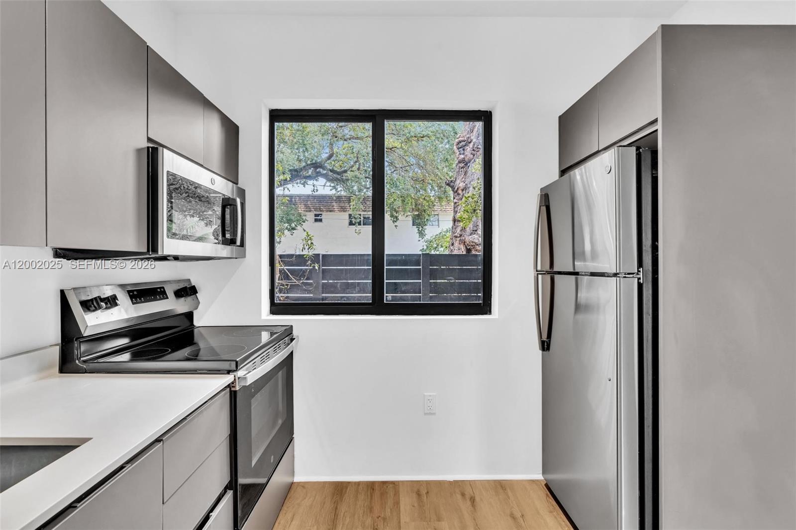 DE LEON PARK - Residential Lease