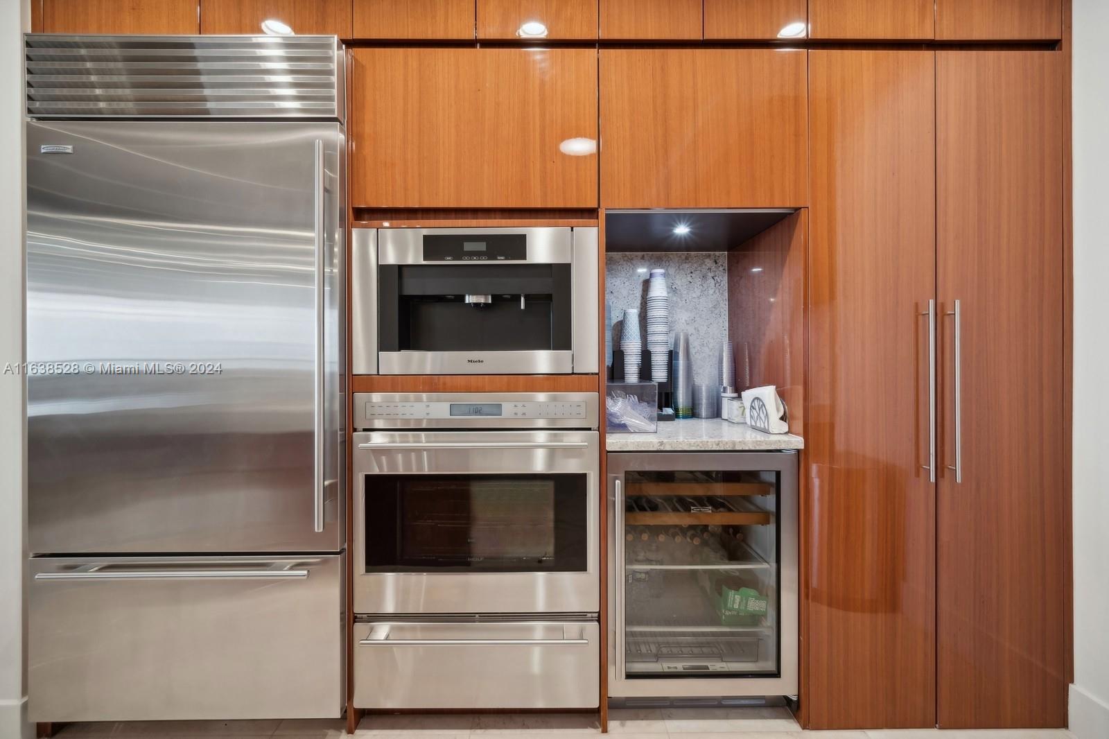 BAL HARBOUR NORTH SOUTH C - Residential