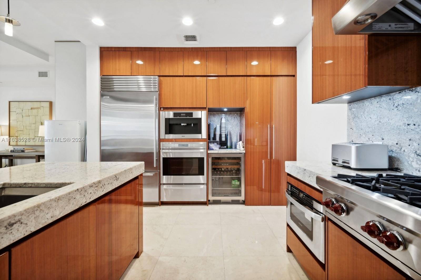 BAL HARBOUR NORTH SOUTH C - Residential
