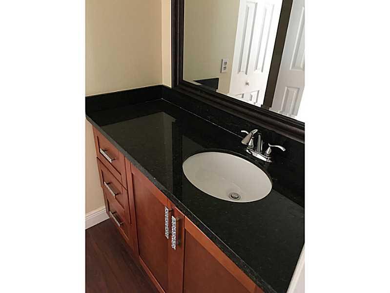 PEMBROKE POINTE SECTION T - Residential