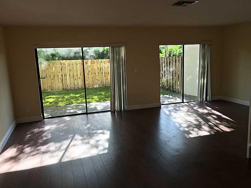 PEMBROKE POINTE SECTION T - Residential