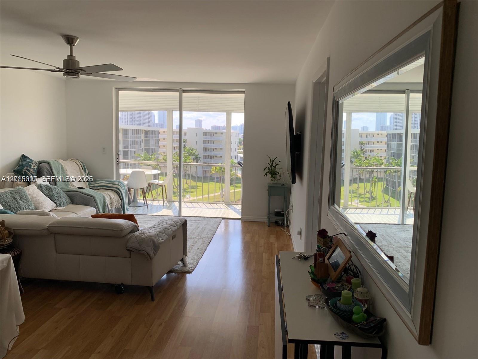 2851 Leonard Dr J603