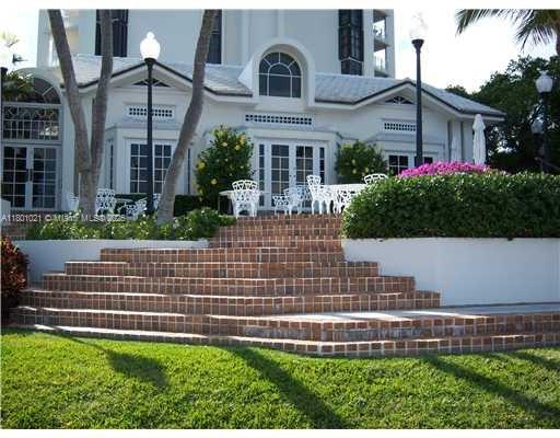 TOWERS QUAYSIDE CT-YARD V - Residential