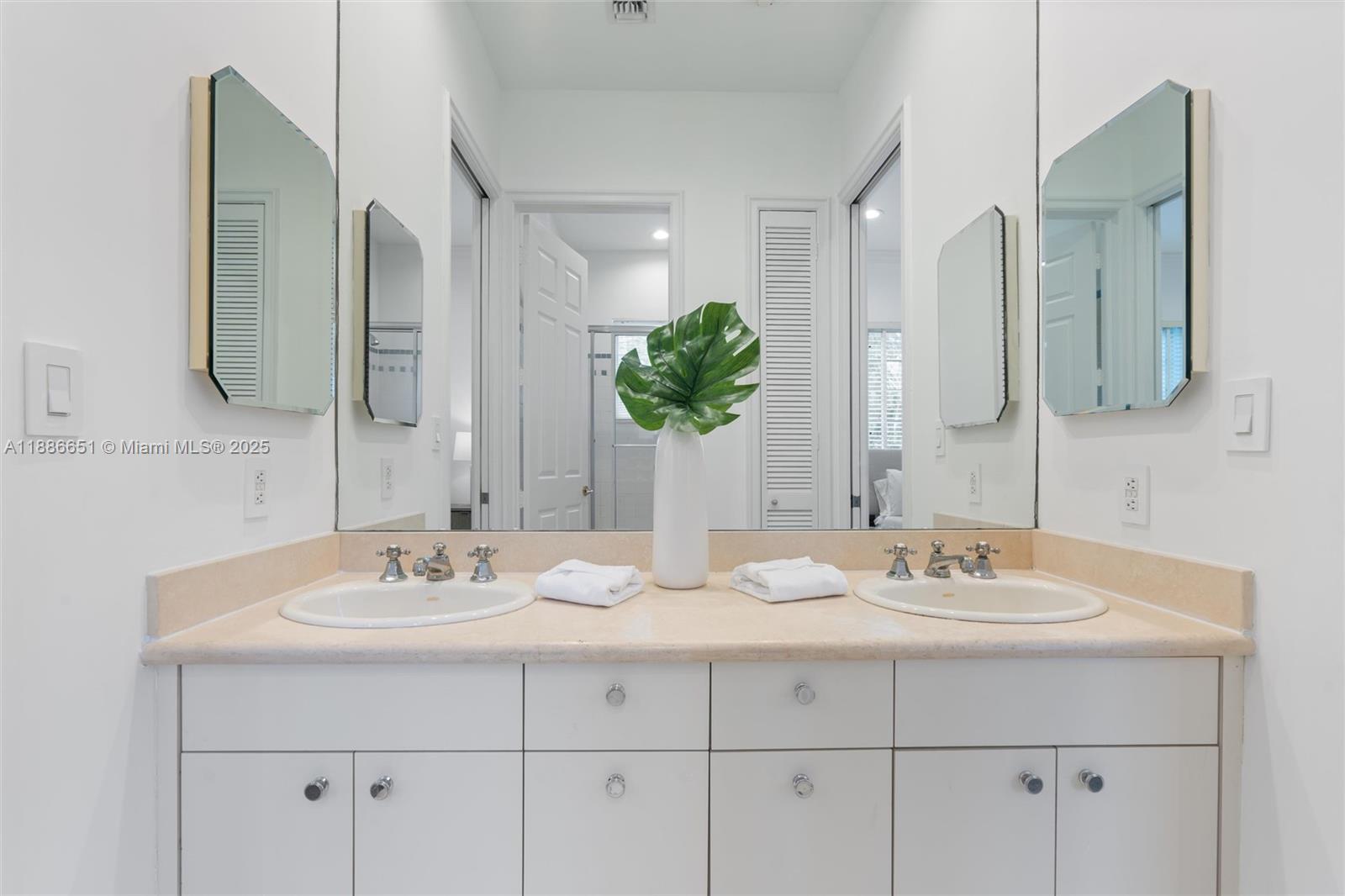HIBISCUS ISLAND - Residential Lease
