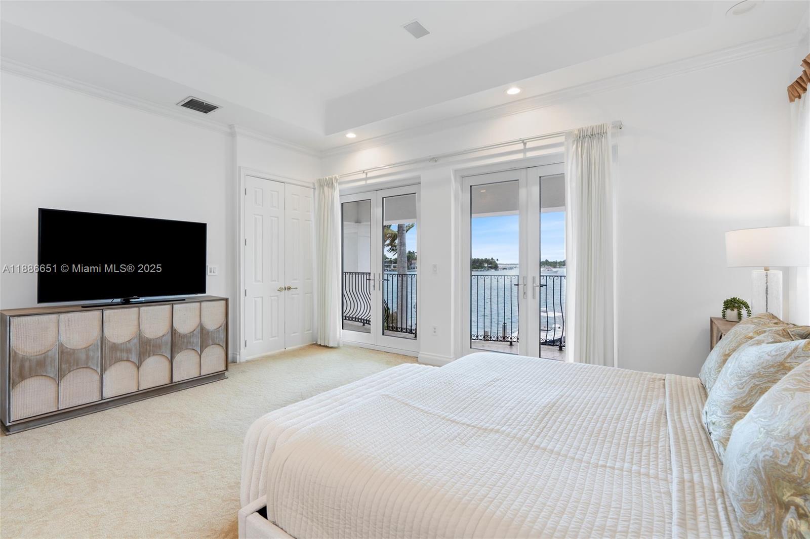 HIBISCUS ISLAND - Residential Lease