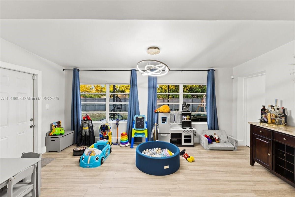 PALM SPRINGS NORTH SEC C - Residential