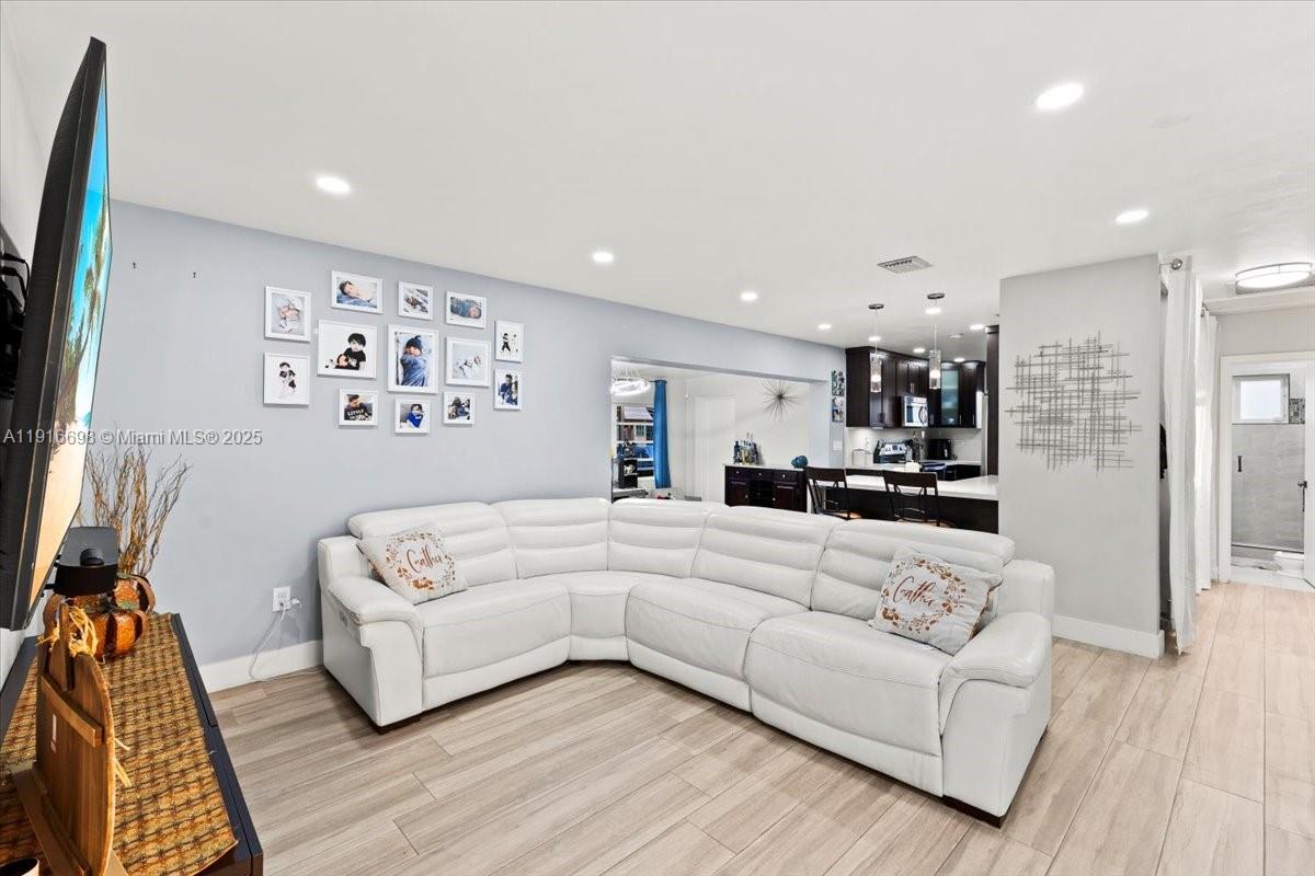 PALM SPRINGS NORTH SEC C - Residential