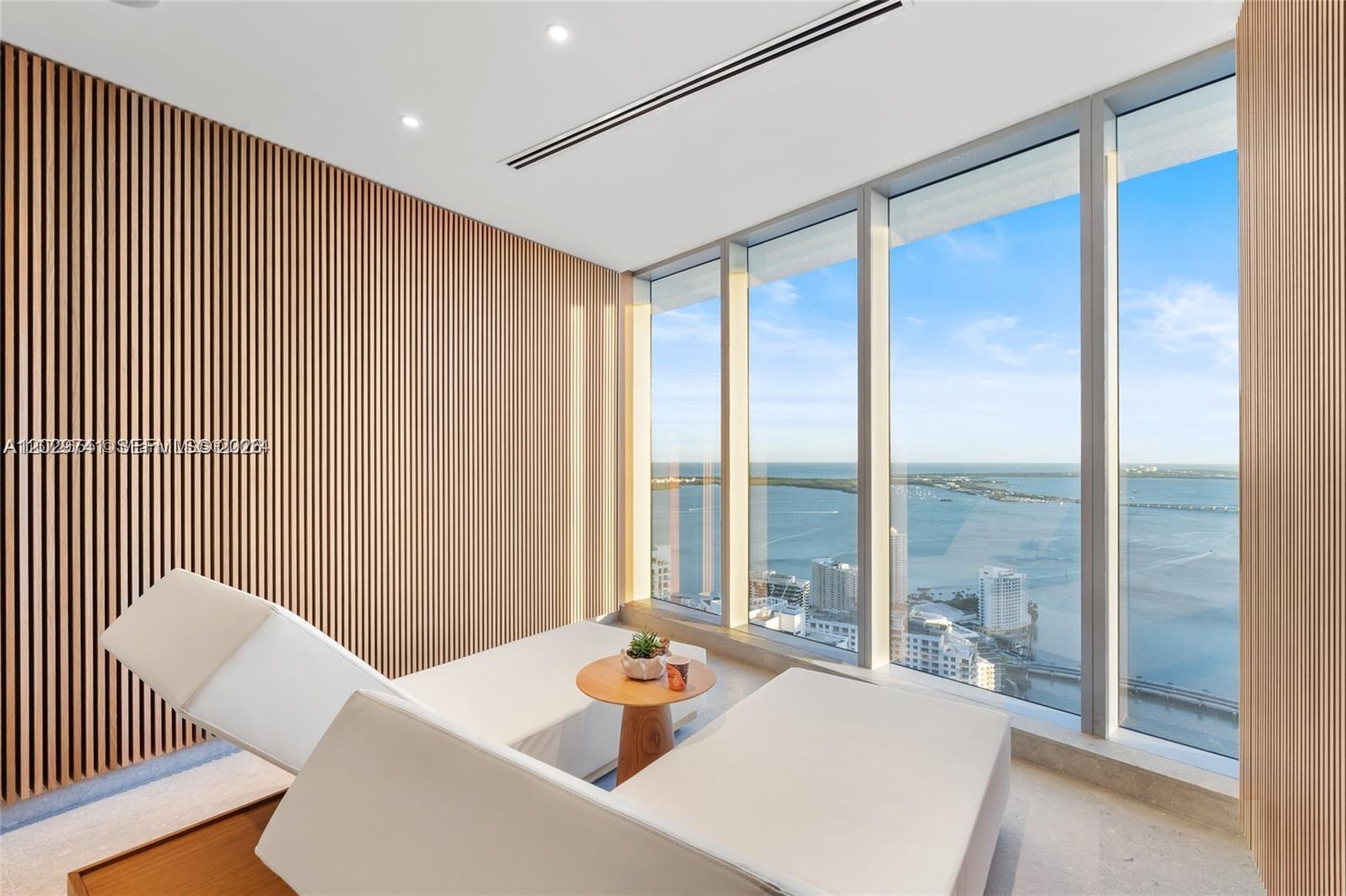 ASTON MARTIN RESIDENCES - Residential