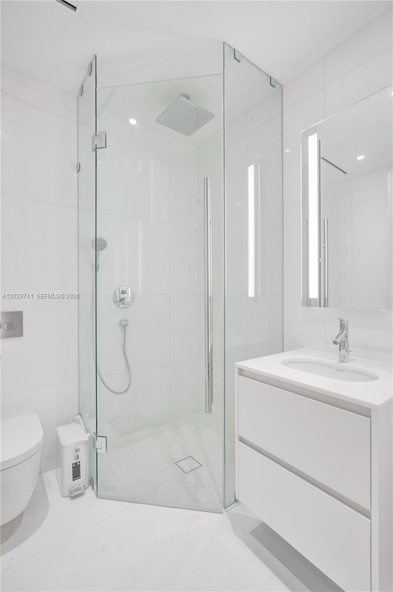 ASTON MARTIN RESIDENCES - Residential