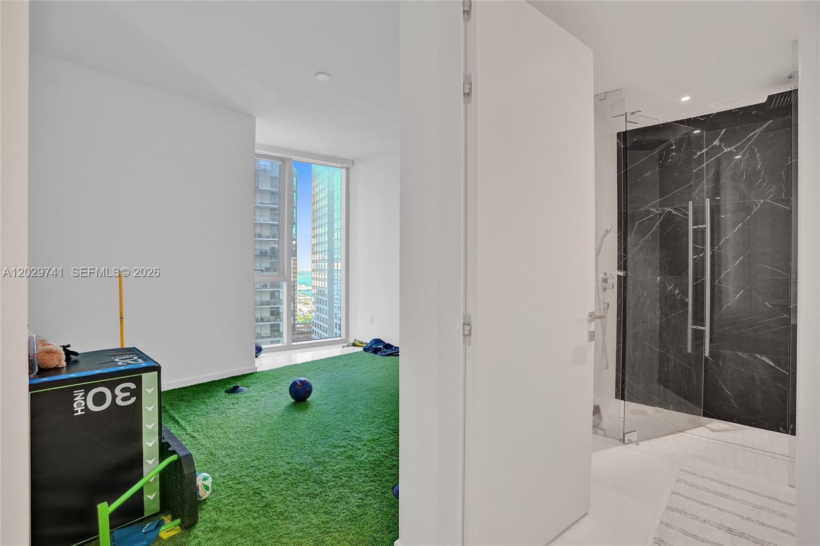 ASTON MARTIN RESIDENCES - Residential