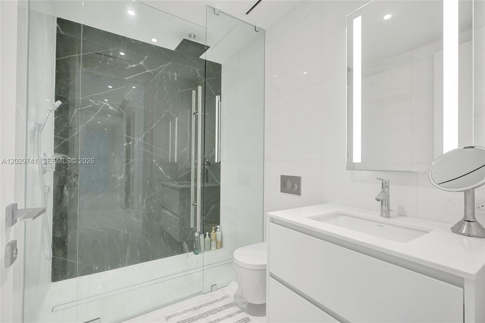 ASTON MARTIN RESIDENCES - Residential