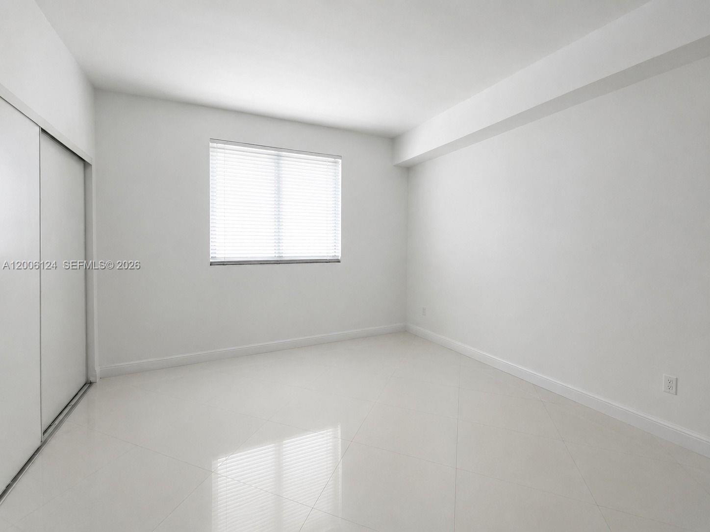 BLUE CONDO - Residential