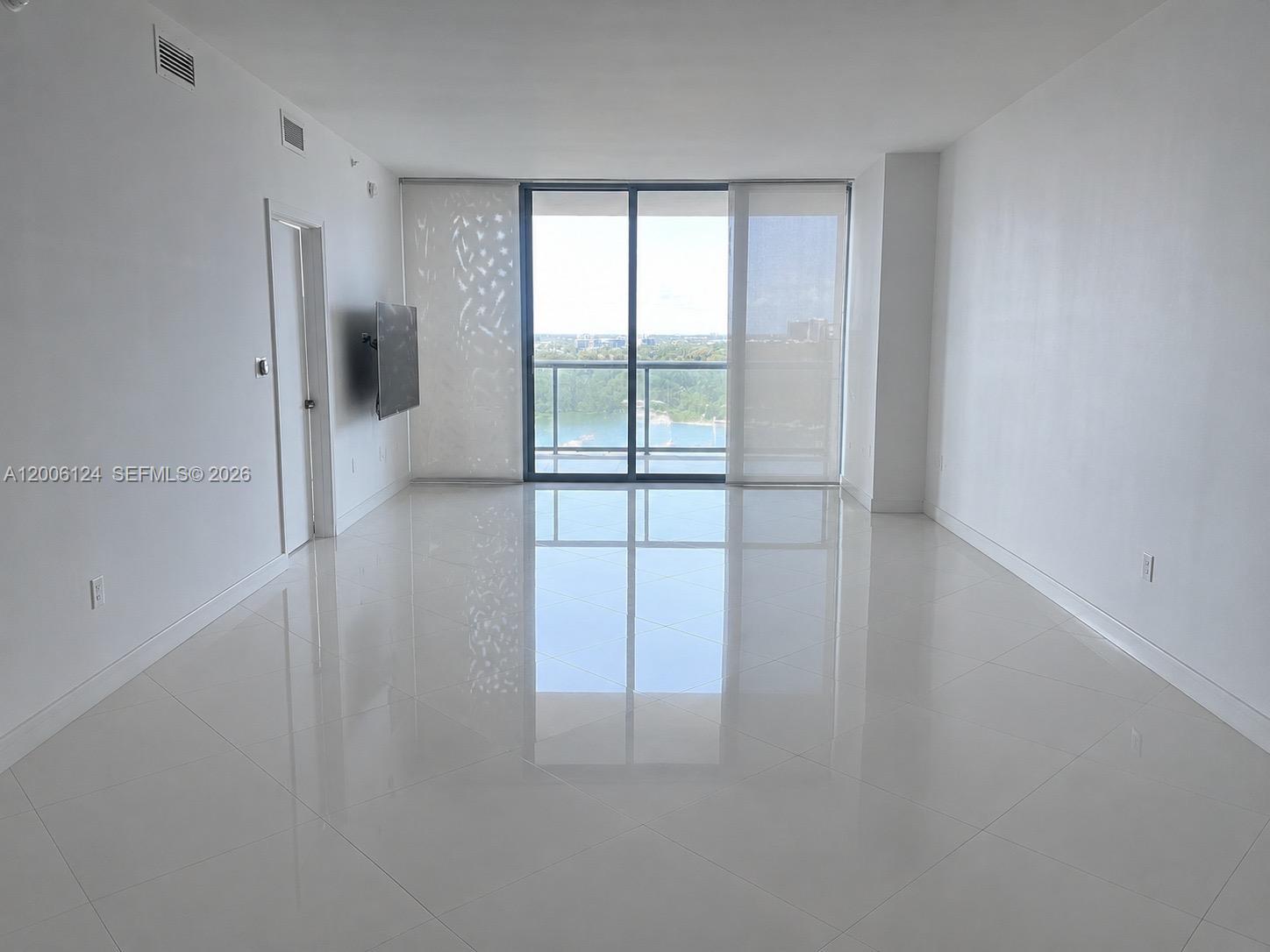 BLUE CONDO - Residential
