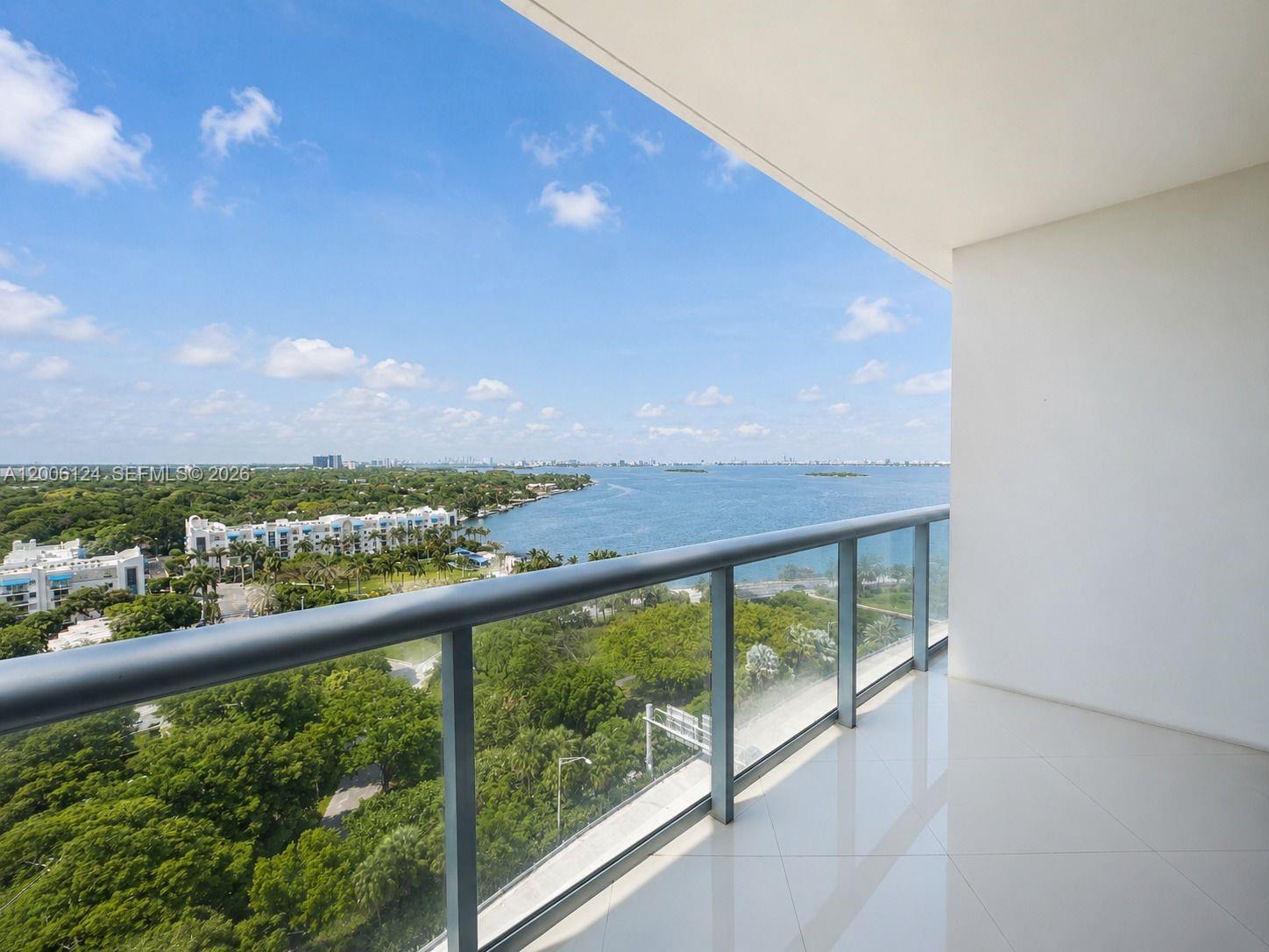 BLUE CONDO - Residential