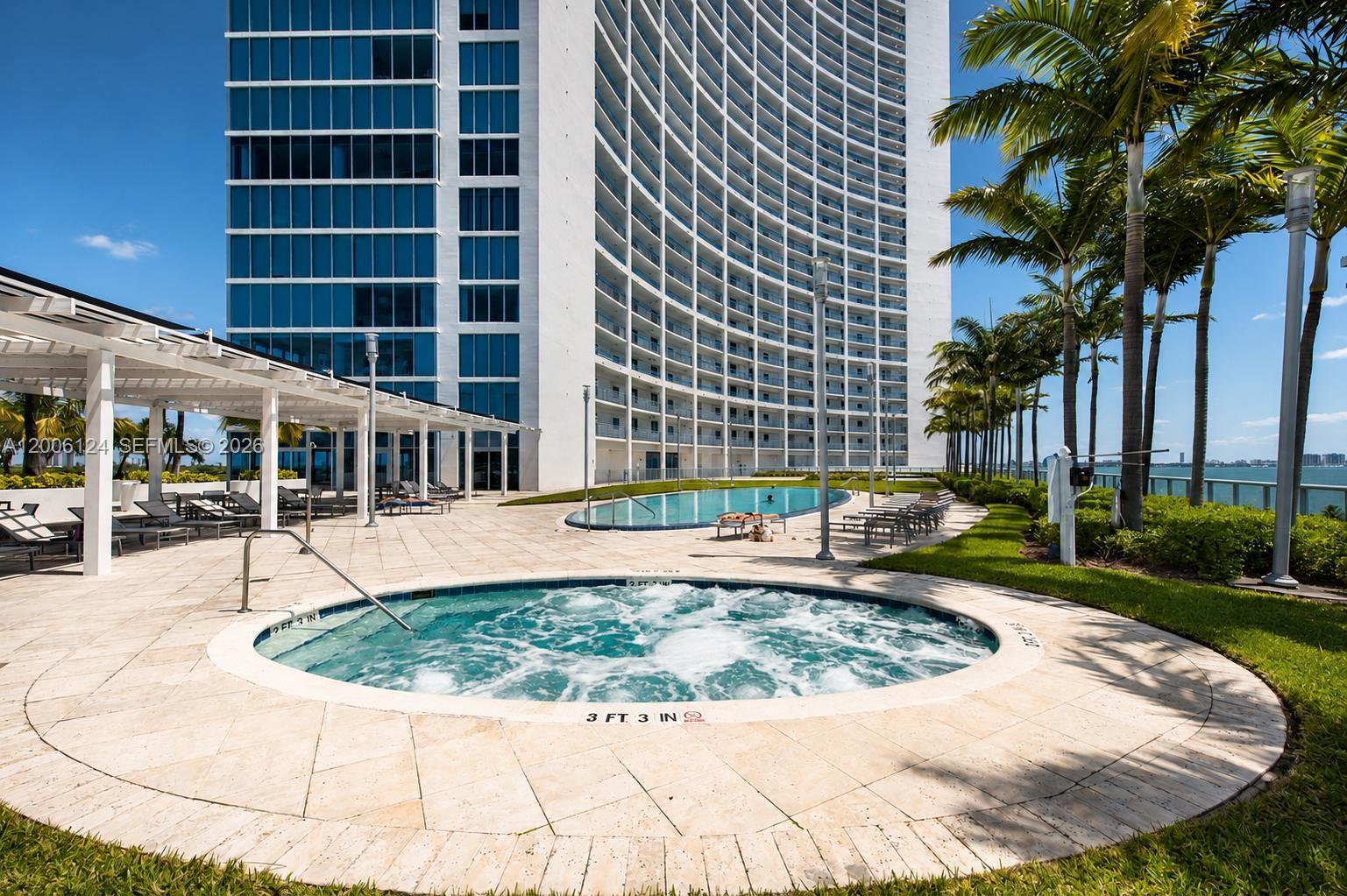 BLUE CONDO - Residential