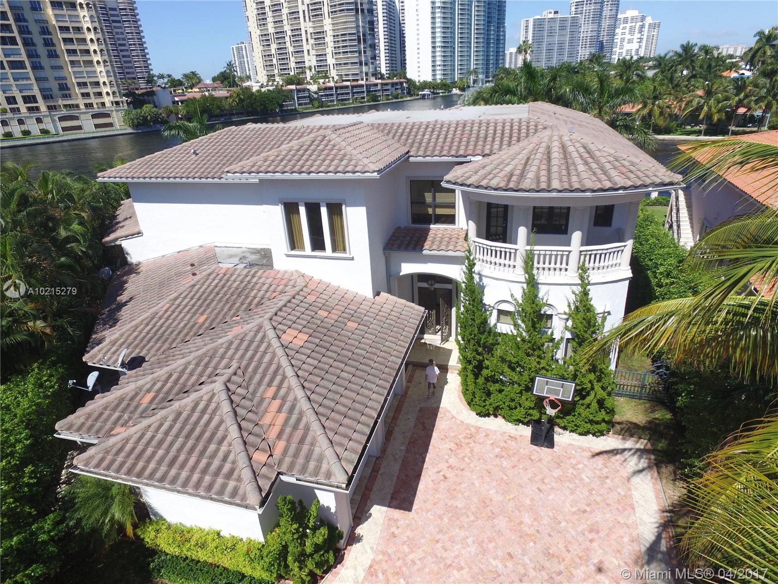 35 51 42 & 2 52 42 GOLDEN - Residential