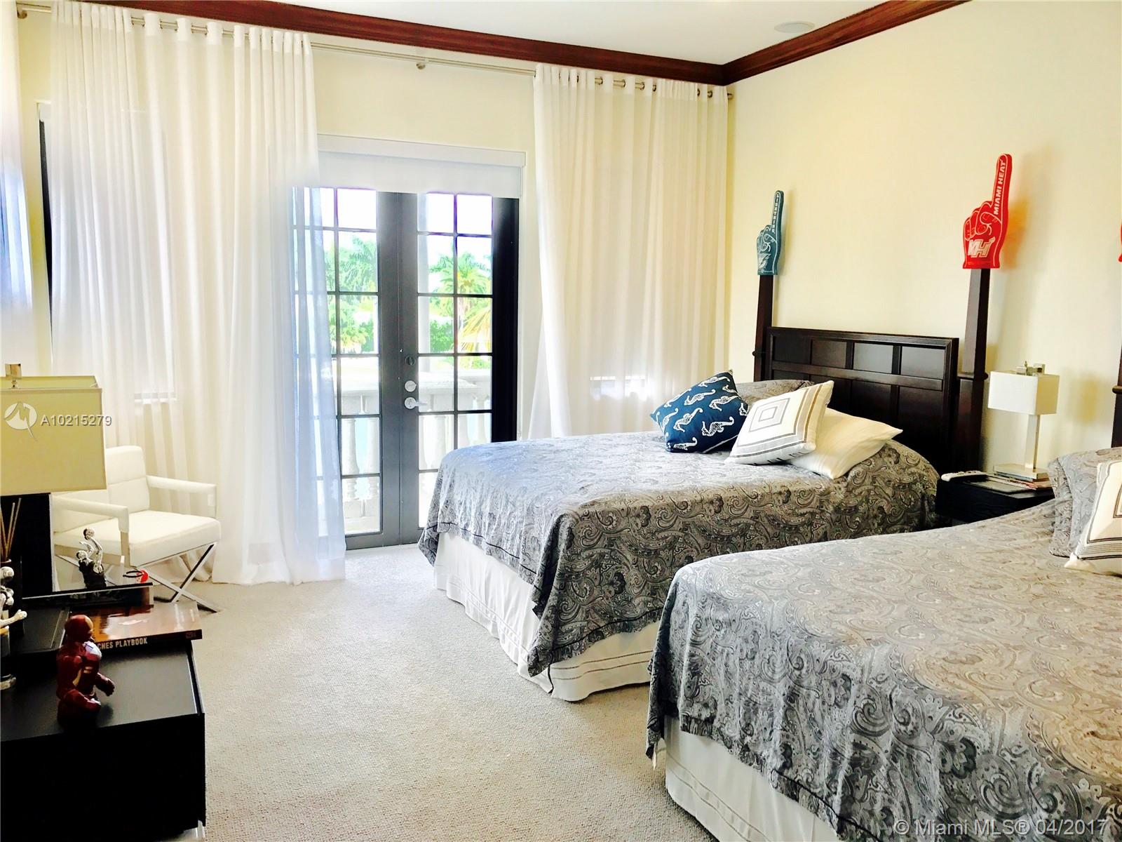 35 51 42 & 2 52 42 GOLDEN - Residential