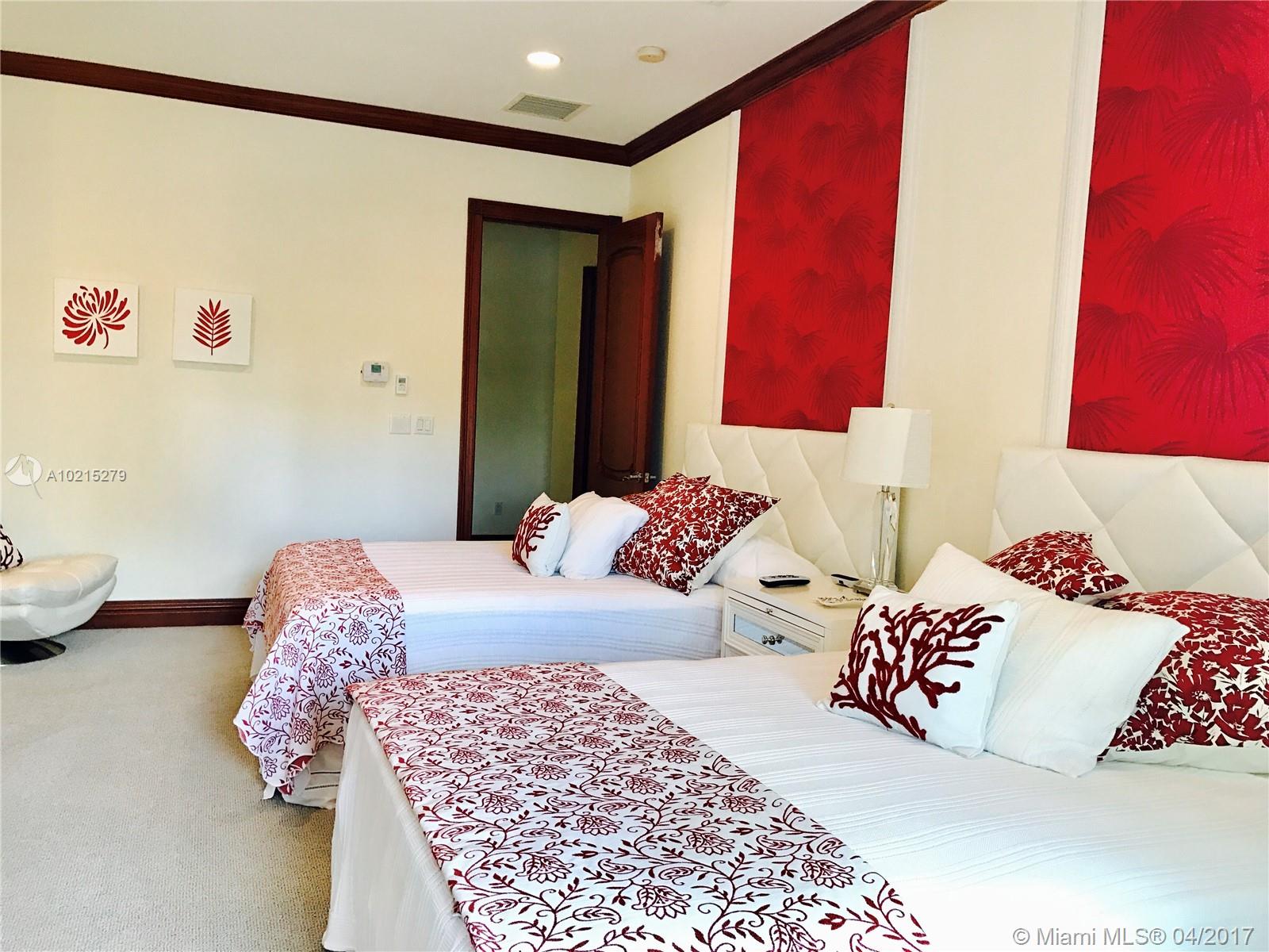 35 51 42 & 2 52 42 GOLDEN - Residential