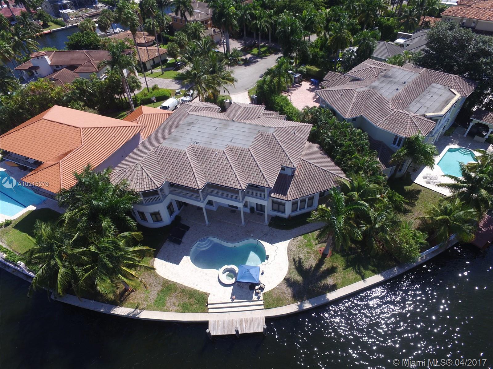 35 51 42 & 2 52 42 GOLDEN - Residential