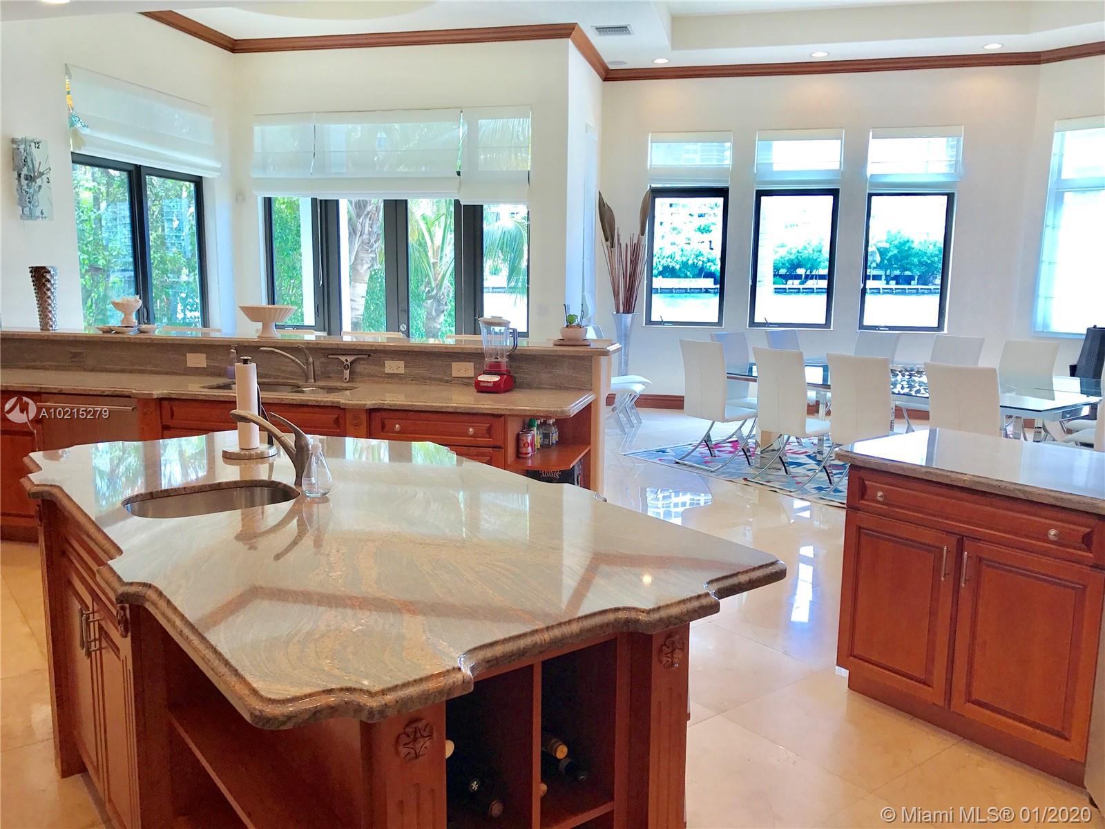 35 51 42 & 2 52 42 GOLDEN - Residential