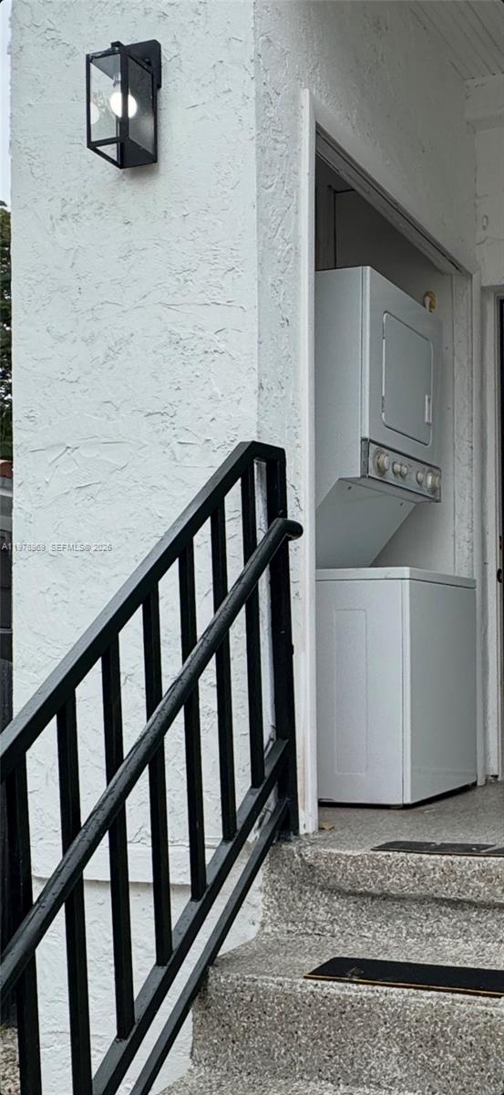 LE JEUNE ADDN SEC 1 - Residential Lease