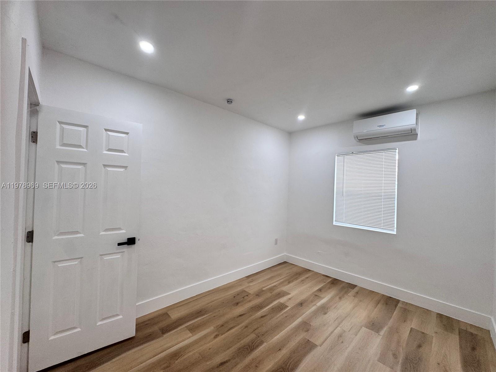 LE JEUNE ADDN SEC 1 - Residential Lease