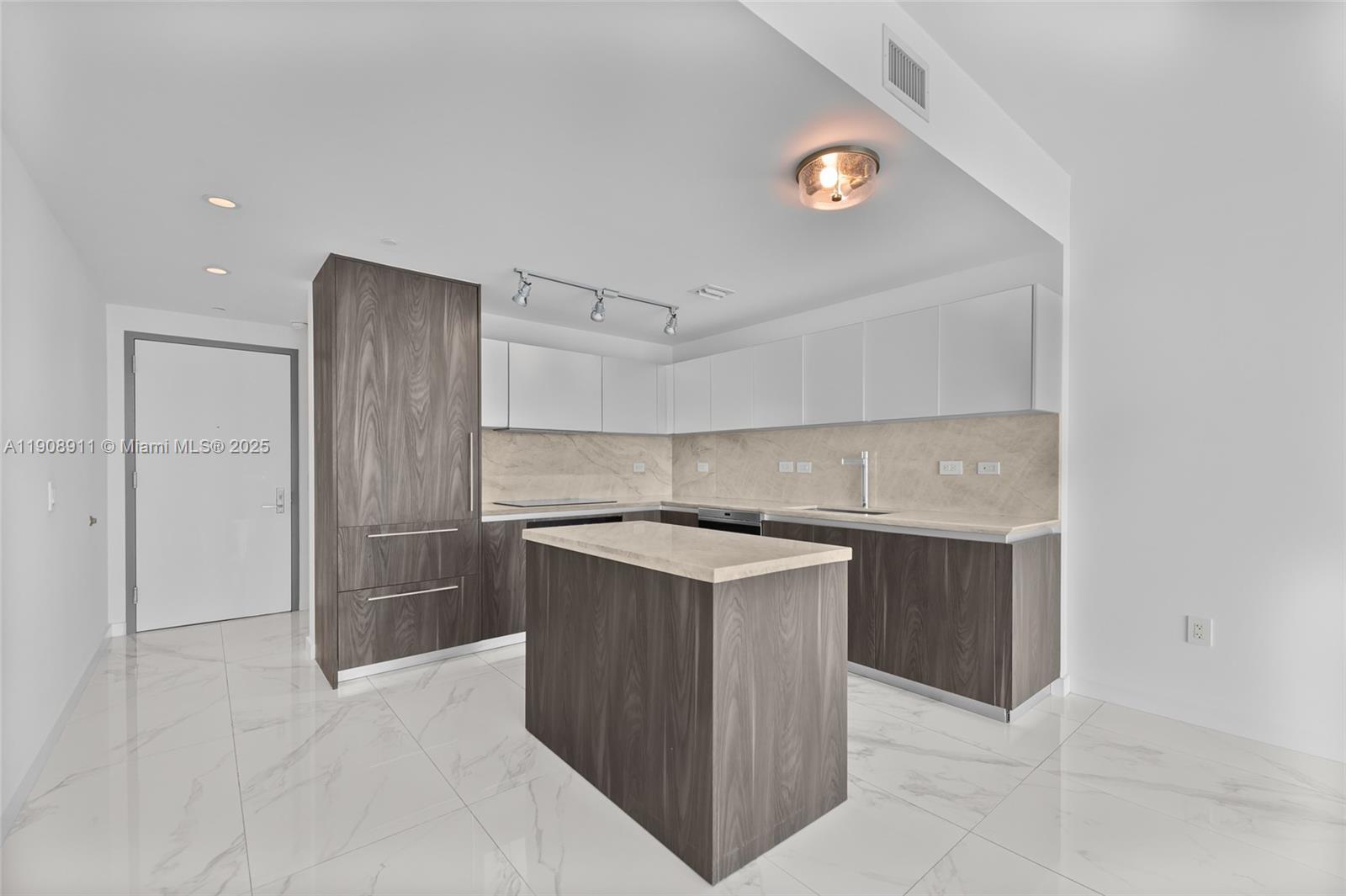 ONE PARAISO CONDO - Residential