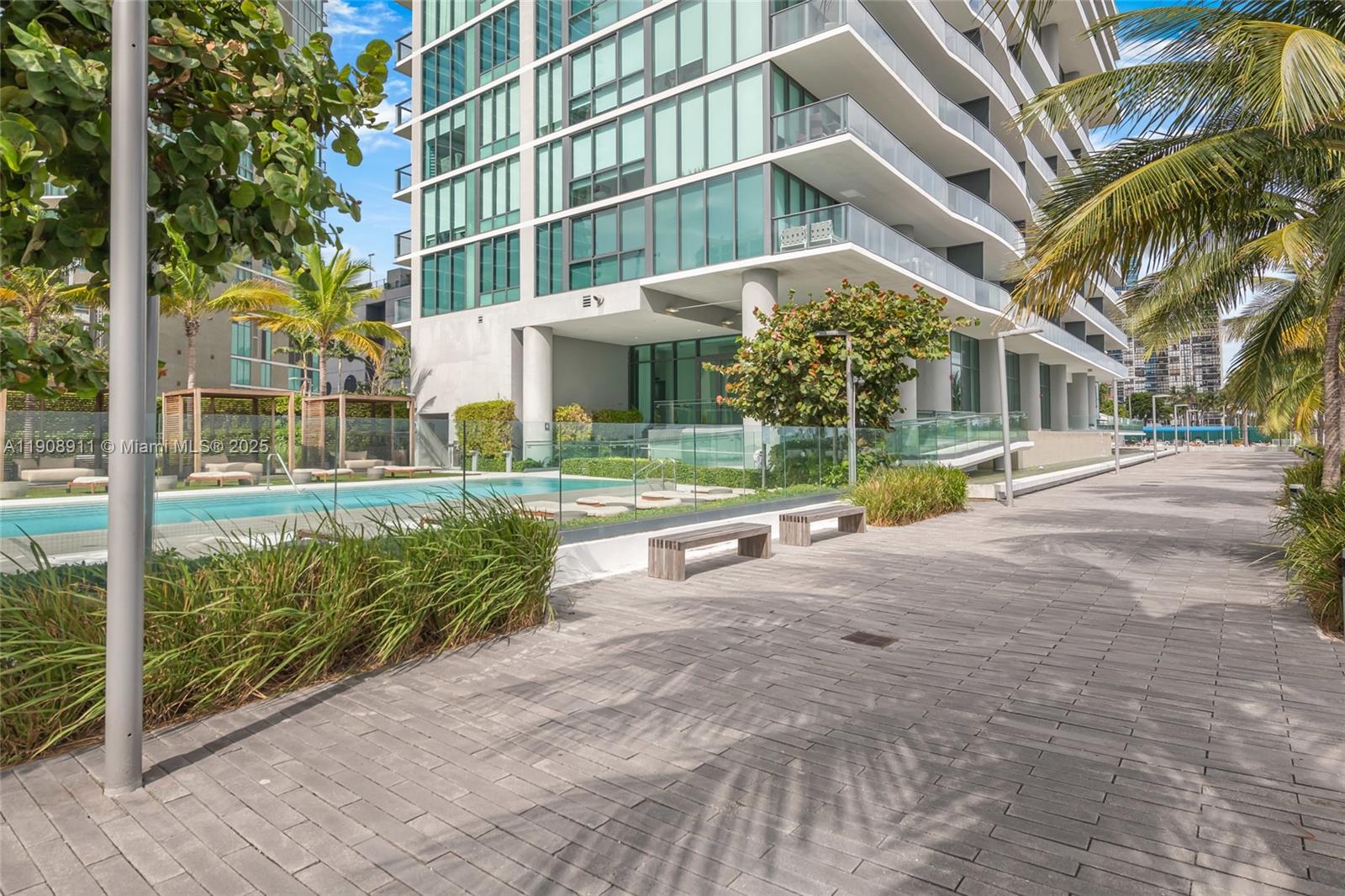 ONE PARAISO CONDO - Residential