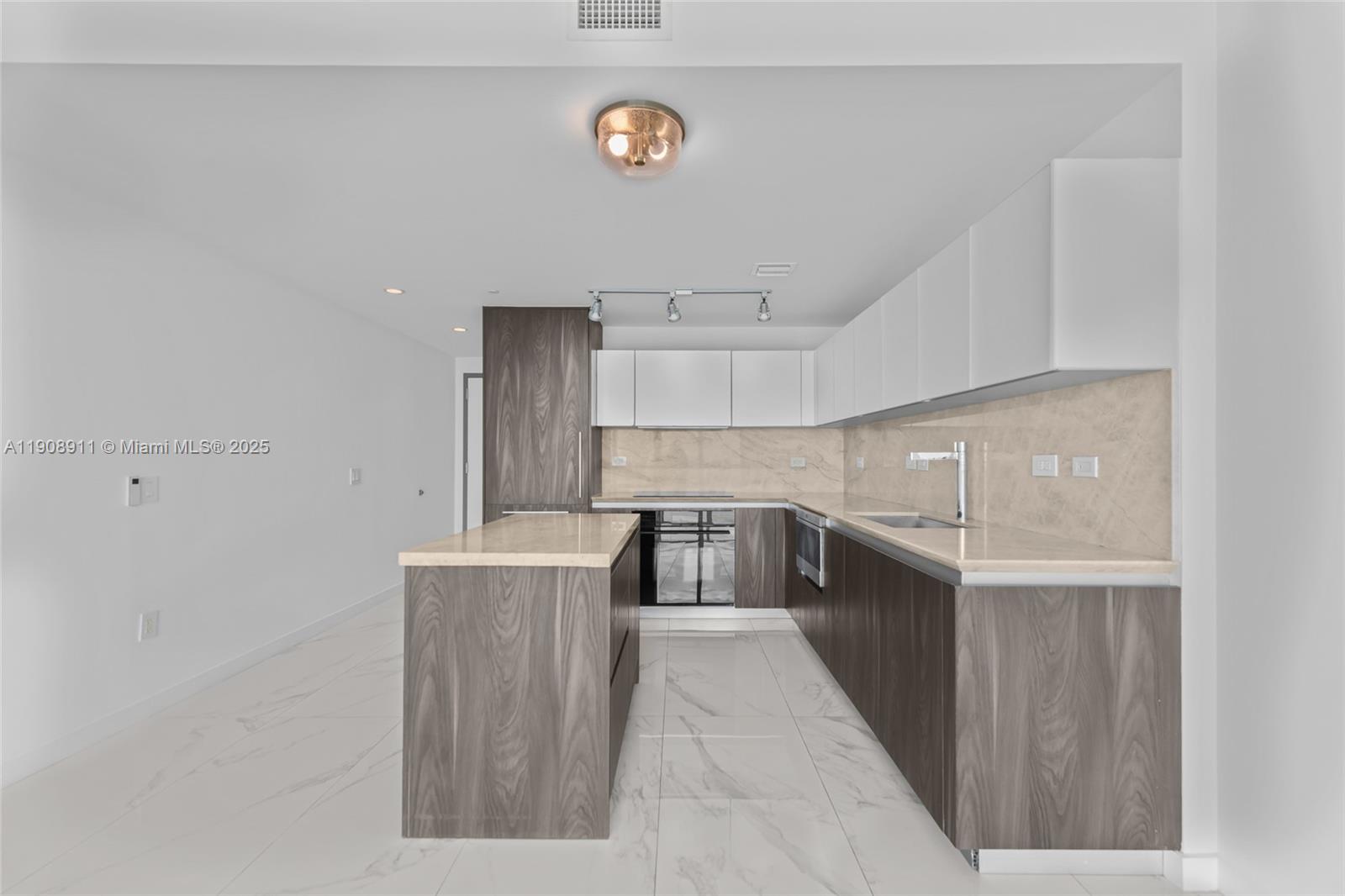 ONE PARAISO CONDO - Residential