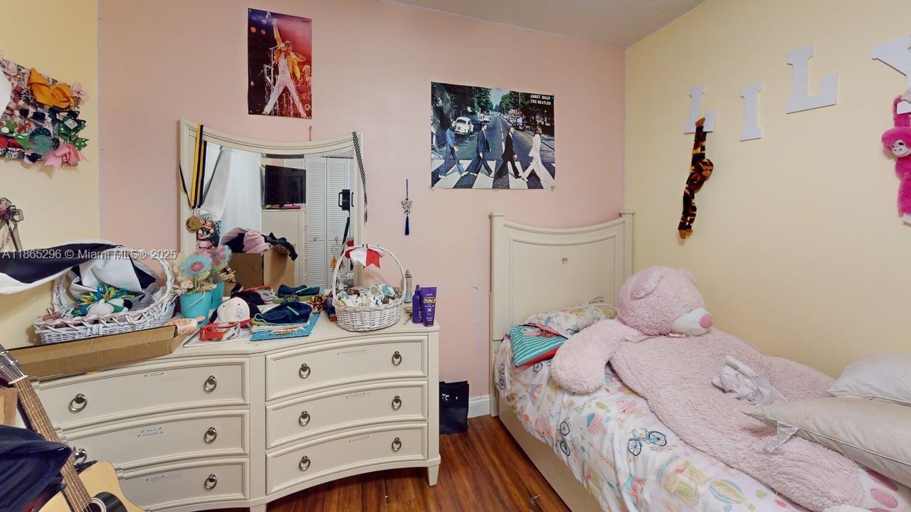 LAKES OF THE MEADOW SEC 4 - Residential