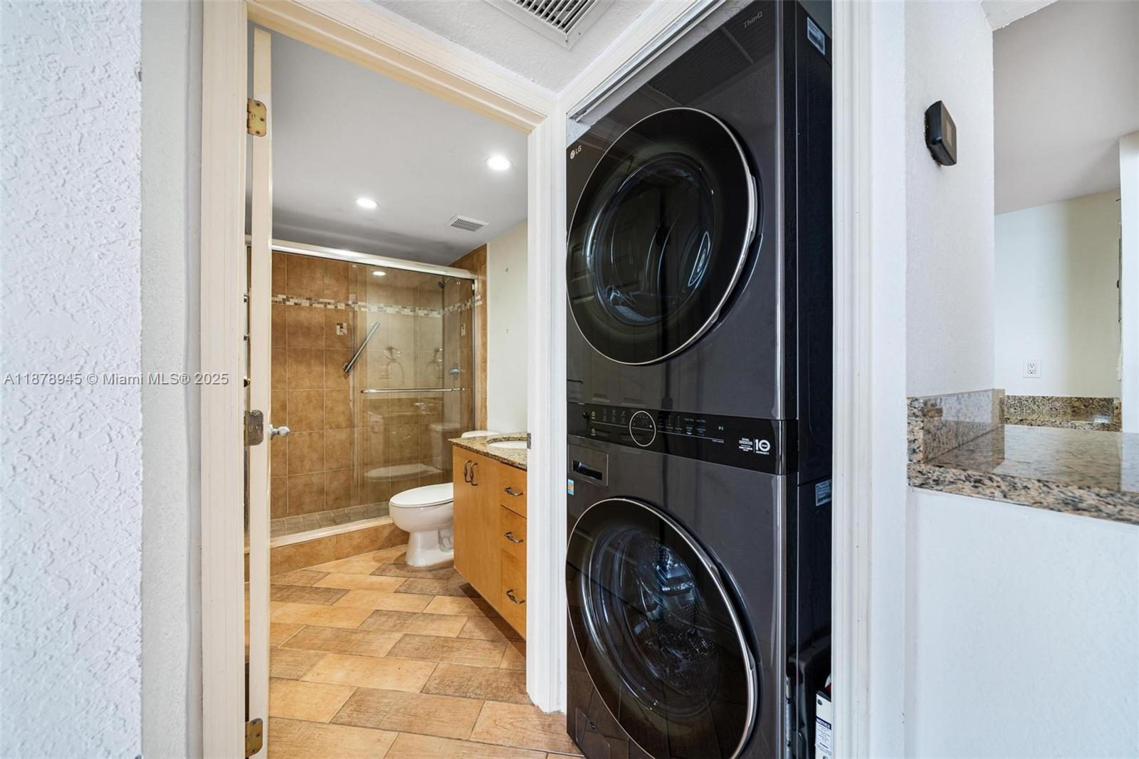 ISLAND POINTE CONDO - Residential