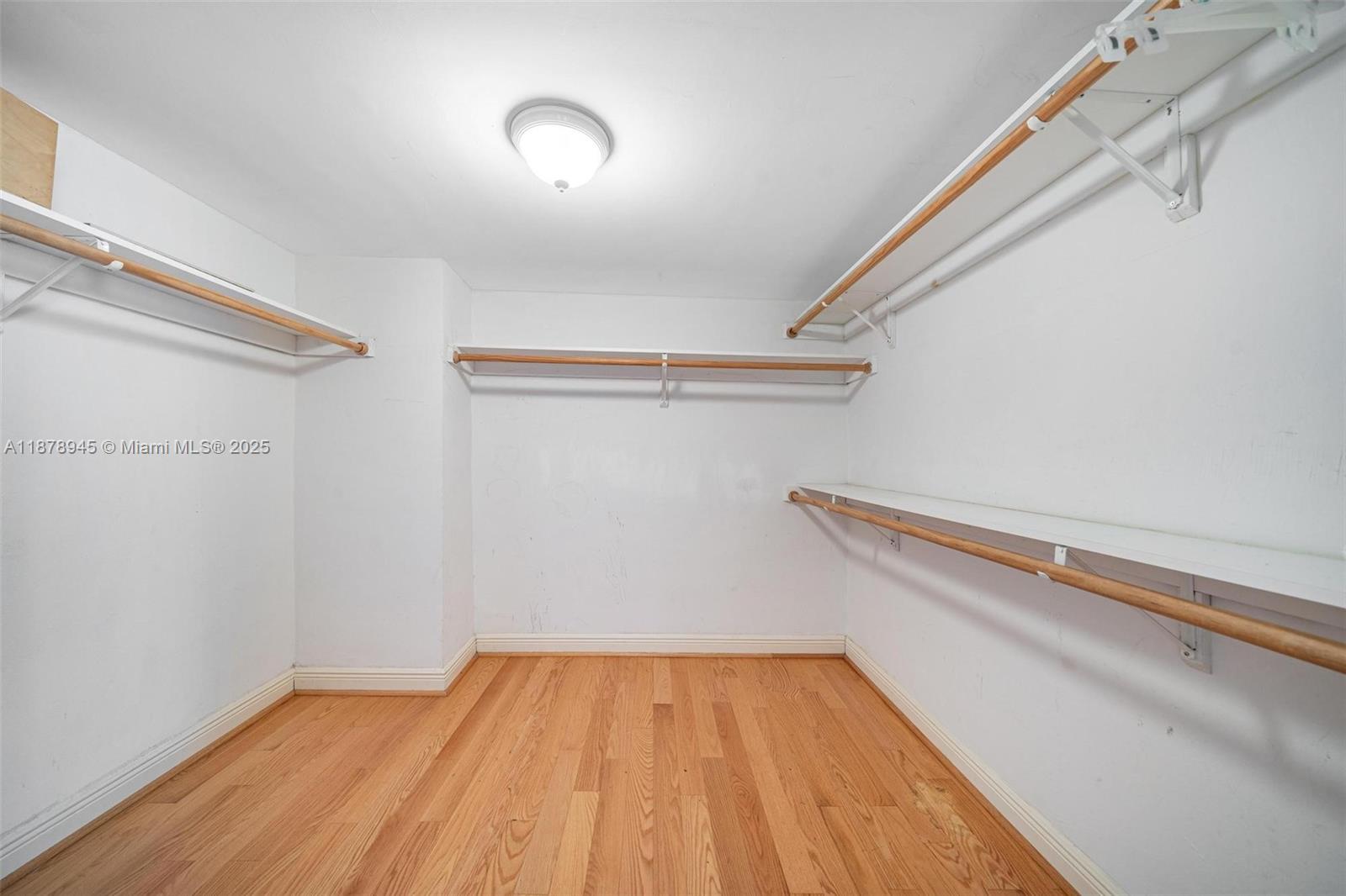 ISLAND POINTE CONDO - Residential