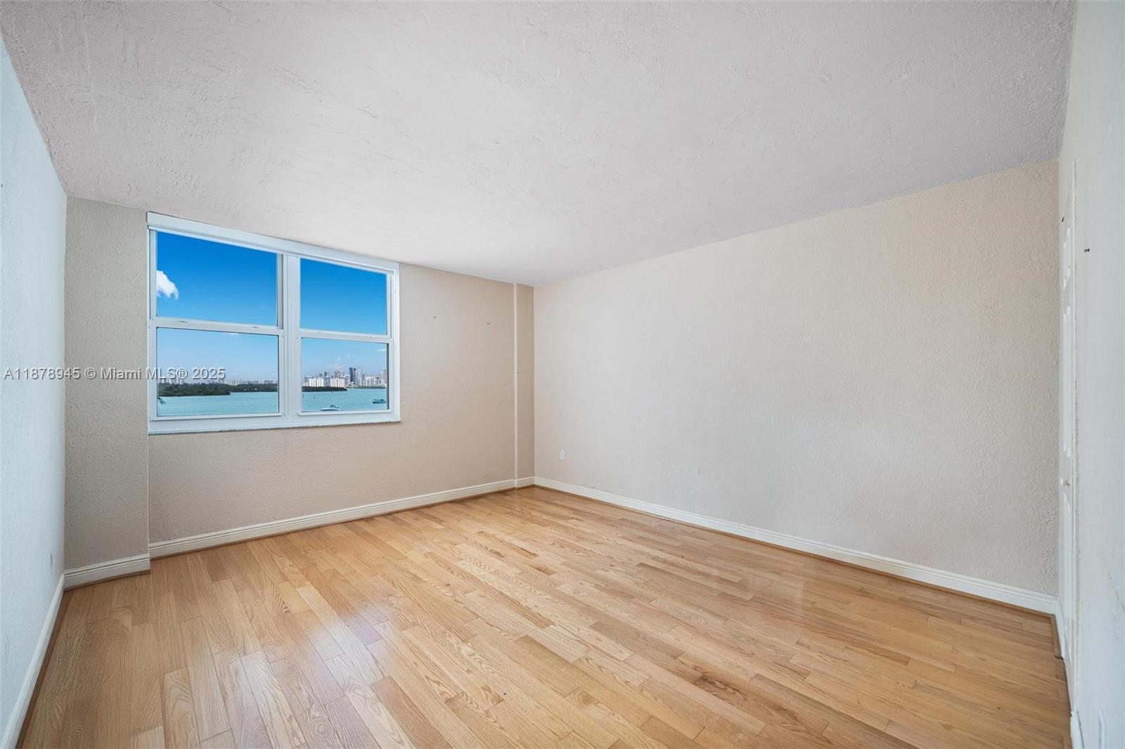 ISLAND POINTE CONDO - Residential