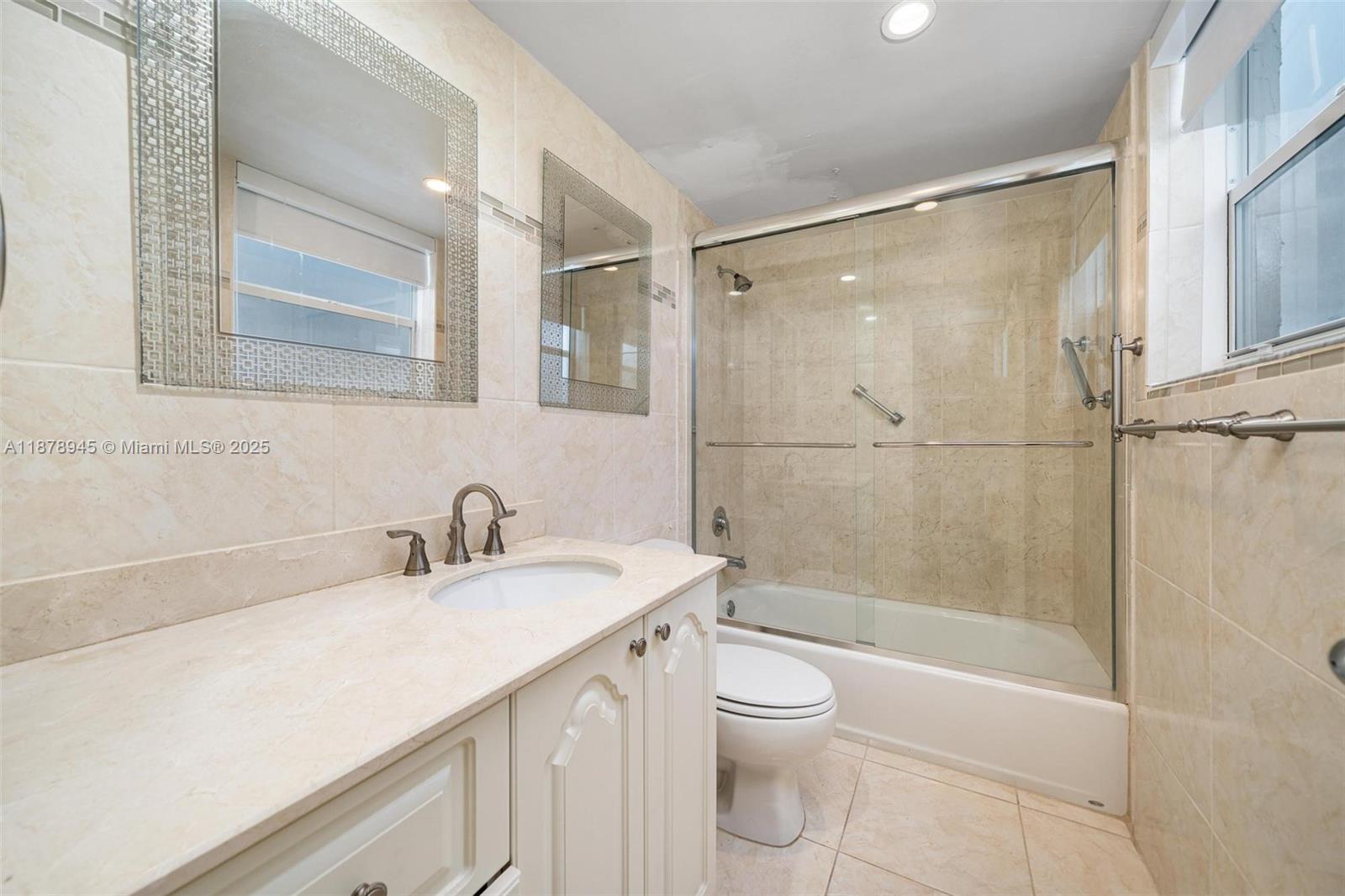 ISLAND POINTE CONDO - Residential