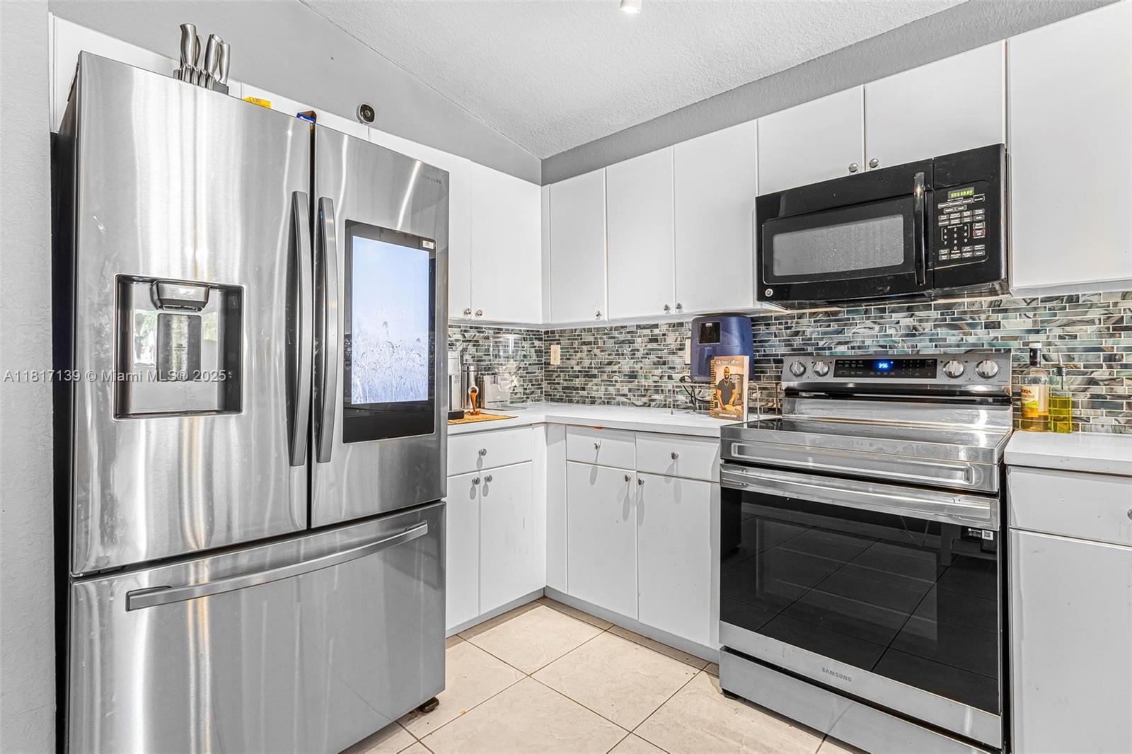 PRECIOUS HOMES AT LAKES B - Residential Lease