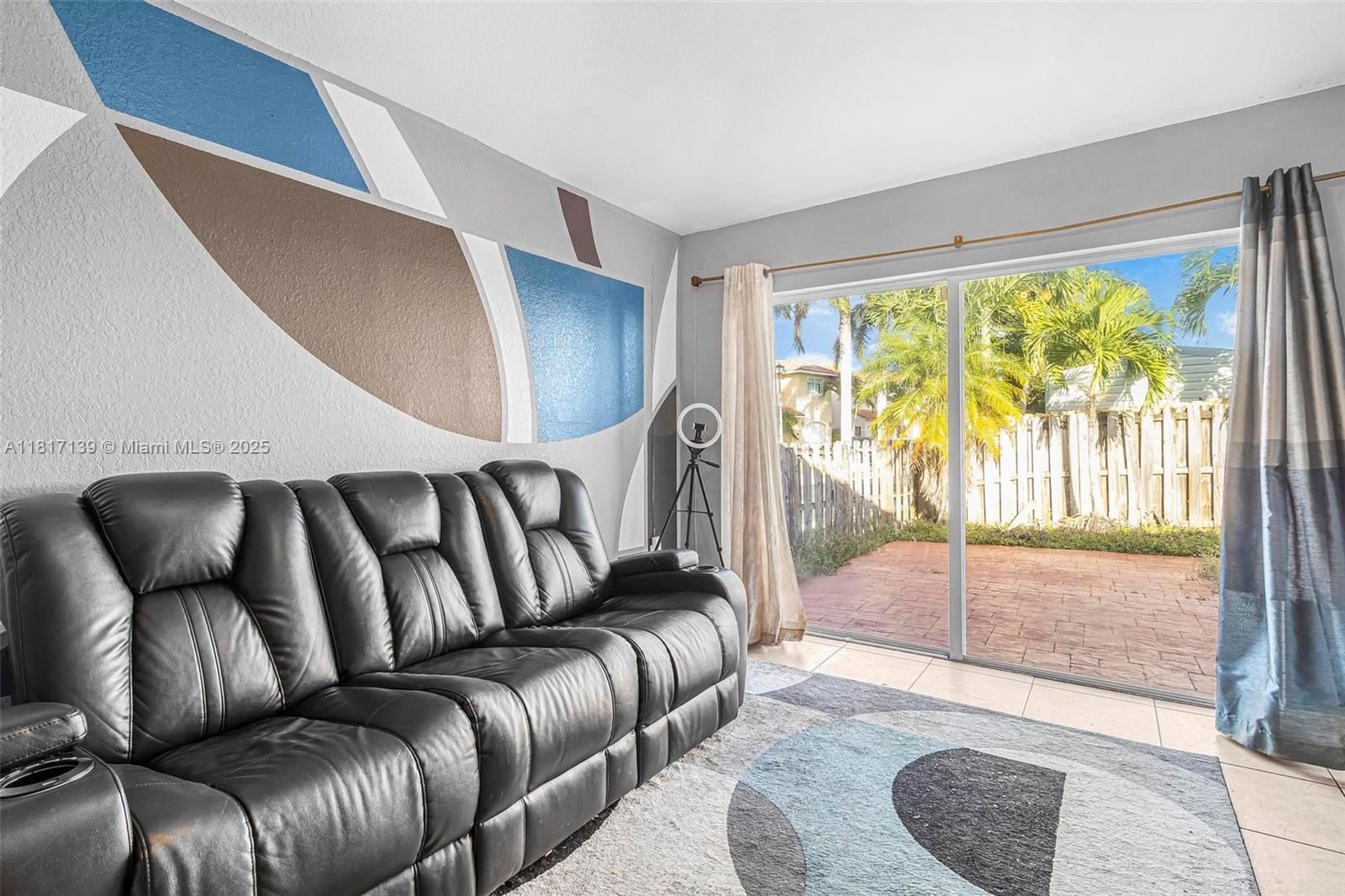 PRECIOUS HOMES AT LAKES B - Residential Lease