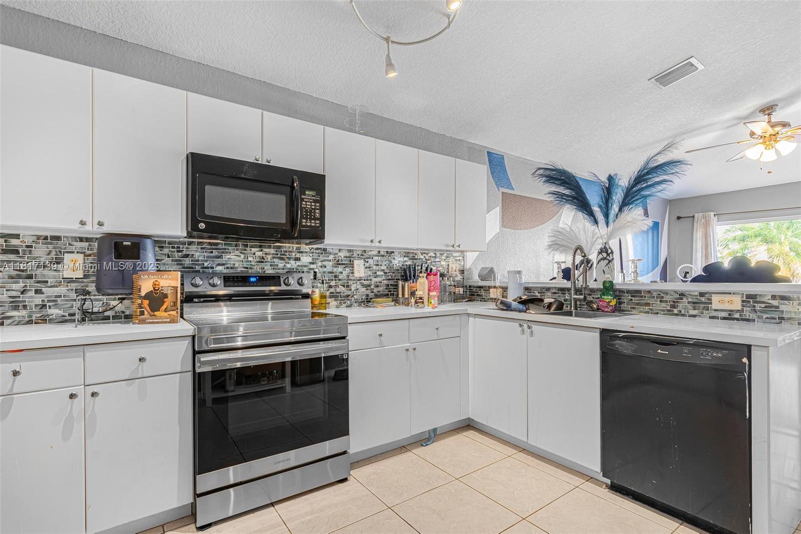 PRECIOUS HOMES AT LAKES B - Residential Lease