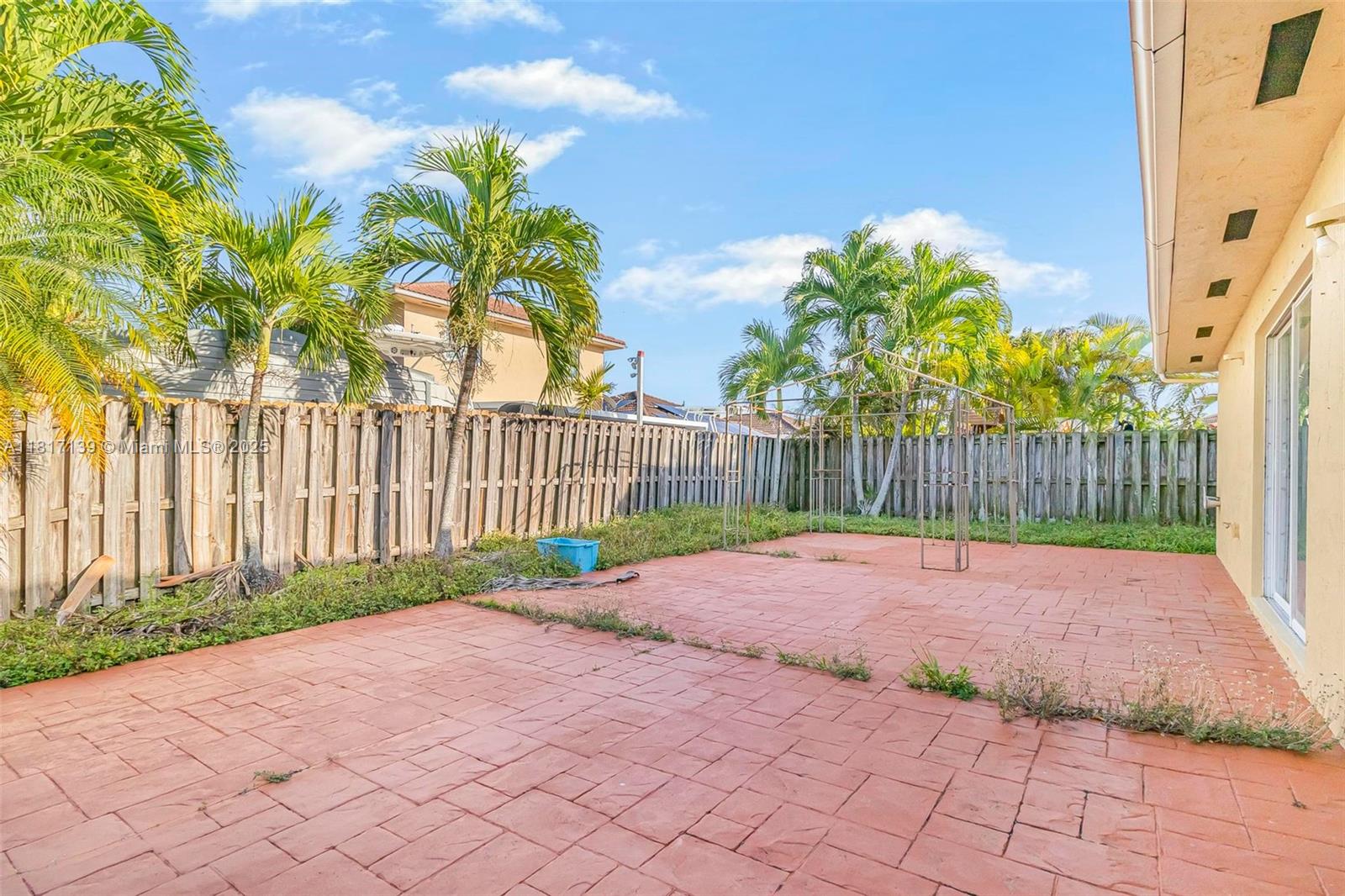 PRECIOUS HOMES AT LAKES B - Residential Lease