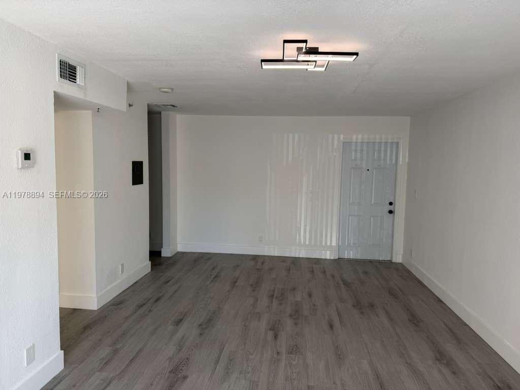 SUNDANCE AT PLANTATION CO - Residential Lease