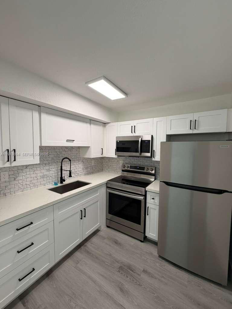 SUNDANCE AT PLANTATION CO - Residential Lease