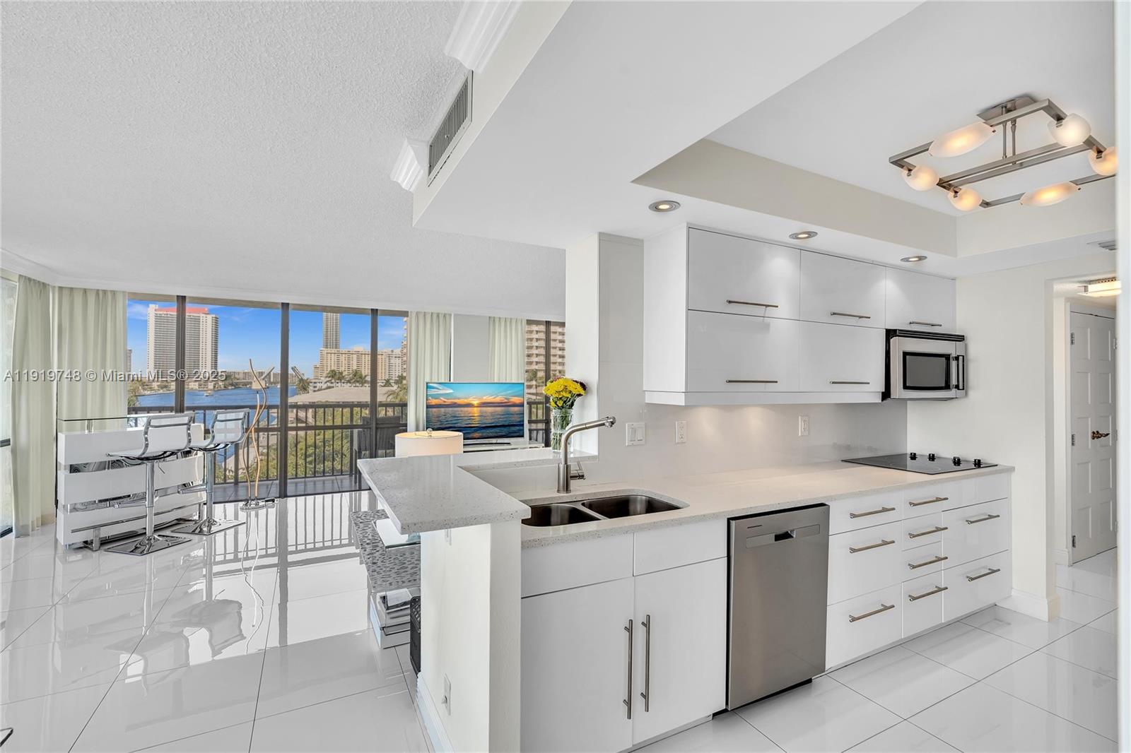 AVANT GARDE CONDO - Residential