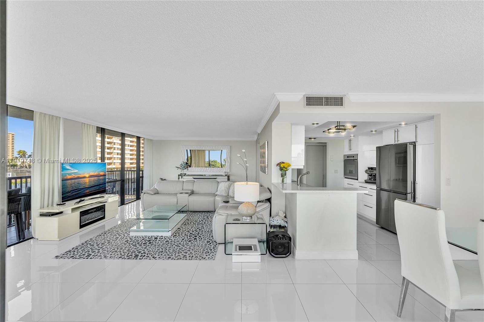 AVANT GARDE CONDO - Residential