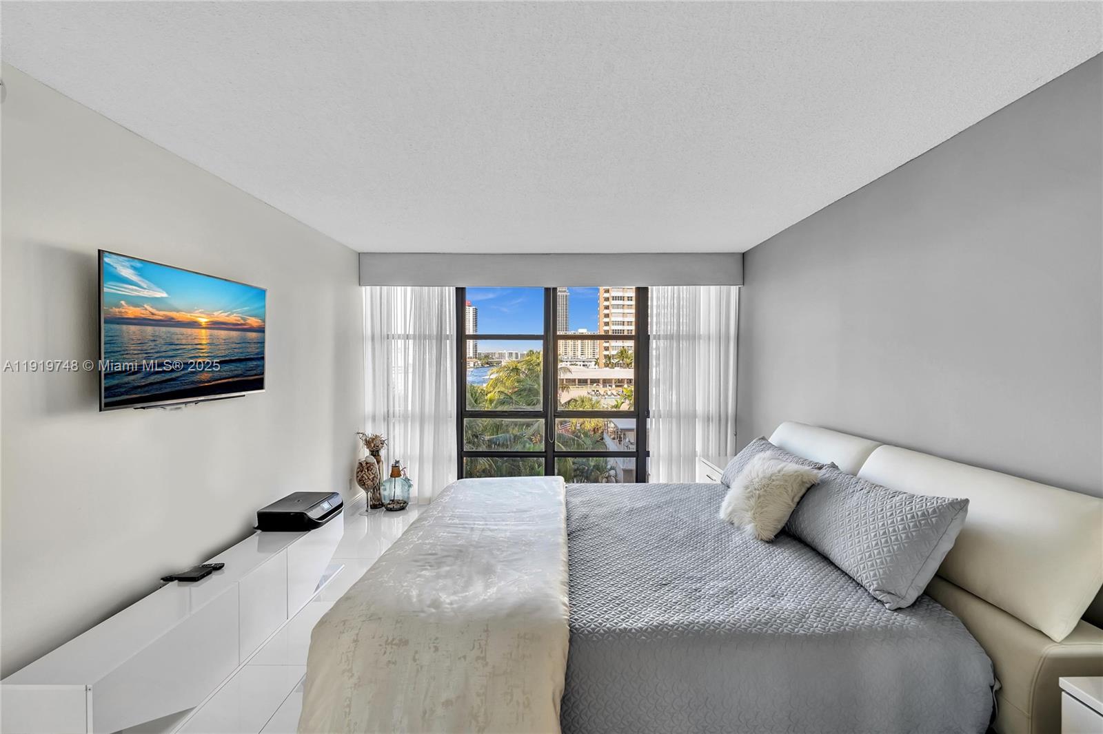 AVANT GARDE CONDO - Residential