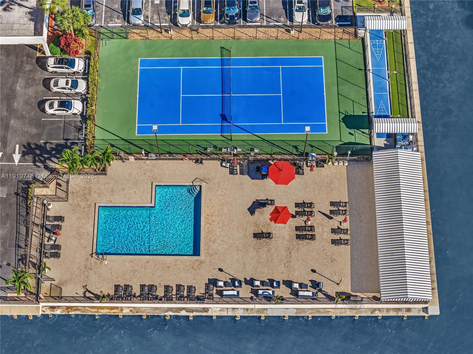 AVANT GARDE CONDO - Residential