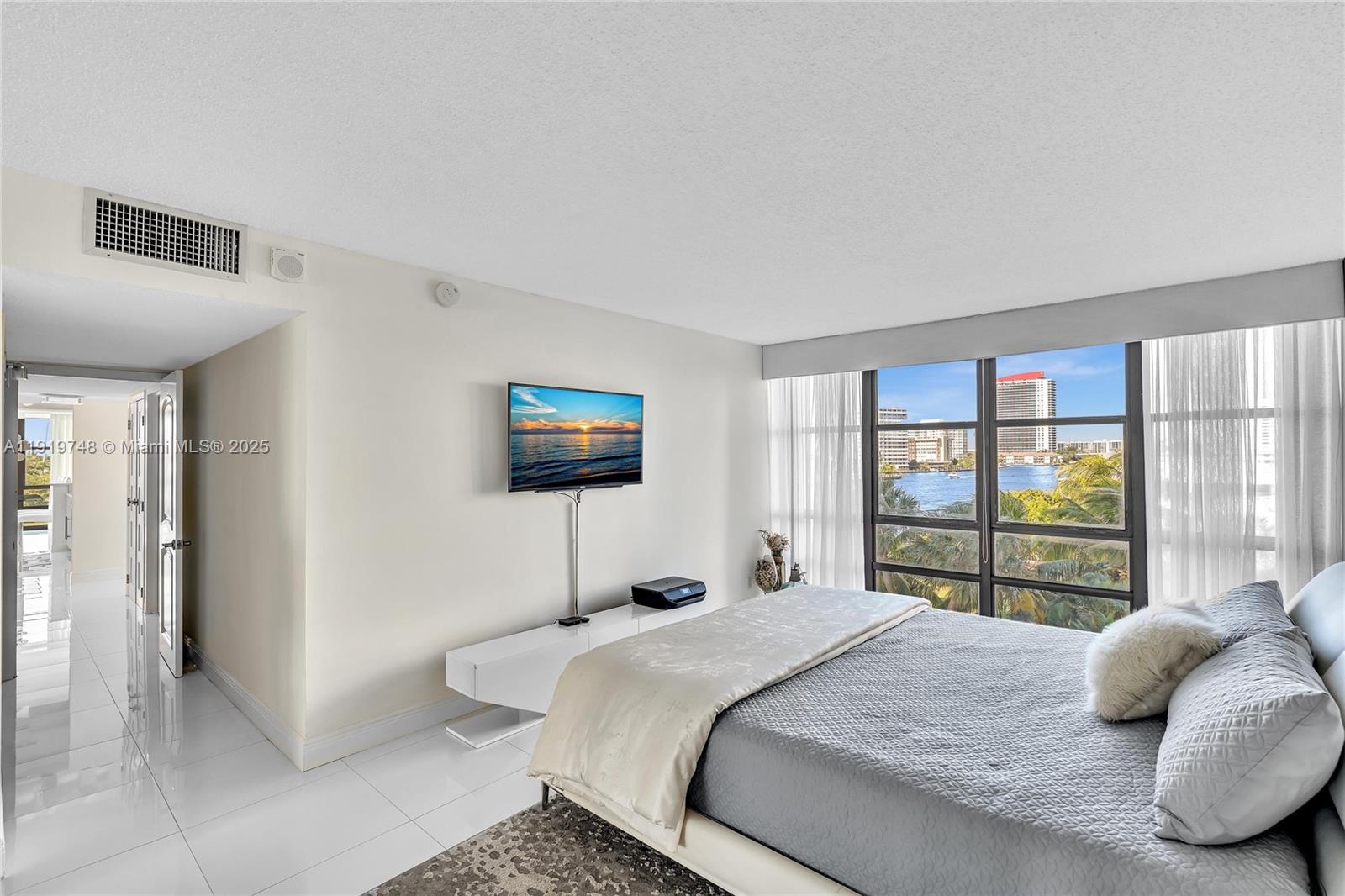 AVANT GARDE CONDO - Residential