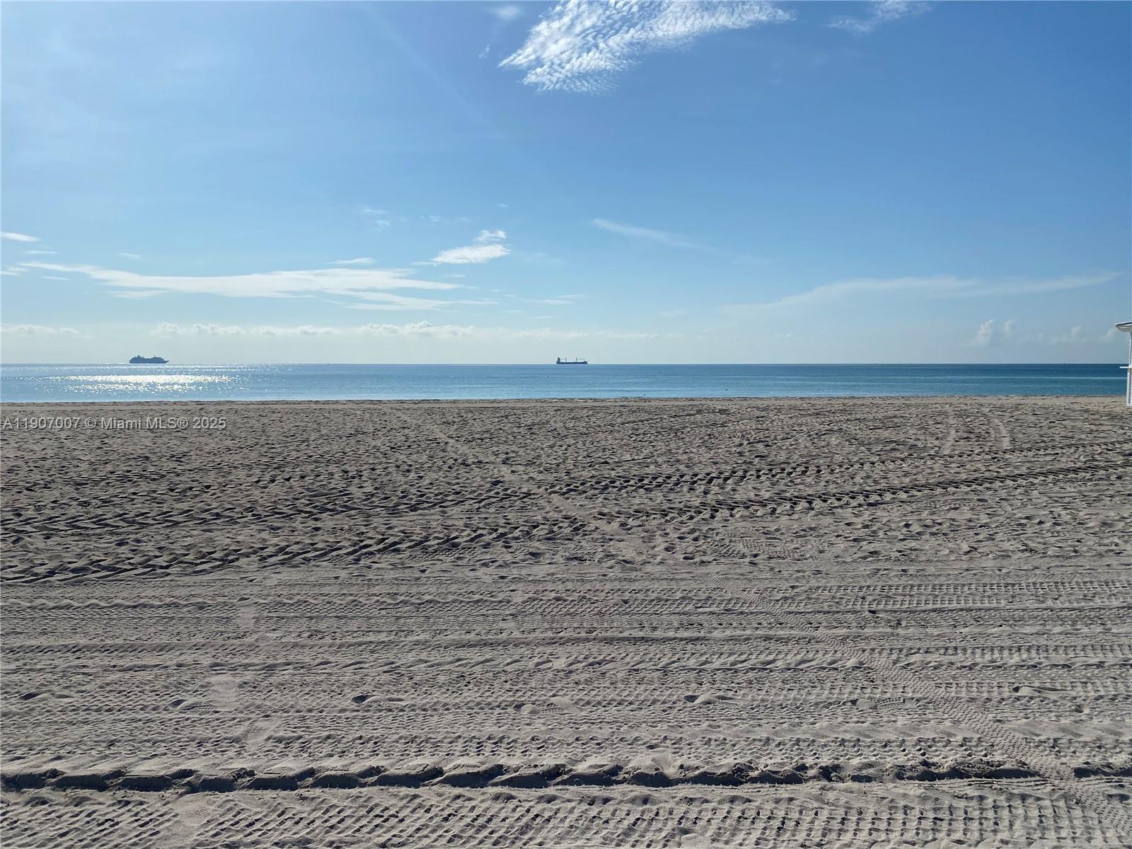 RONEY PALACE CONDO - Residential Lease